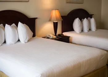Queens Inn Anaheim hotel thumbnail 8