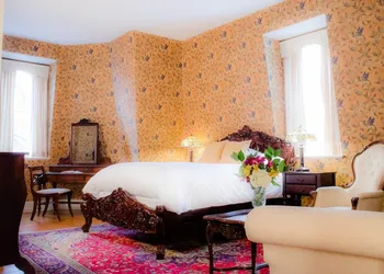 Queen Anne Inn hotel thumbnail 7