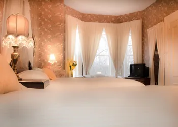 Queen Anne Inn hotel thumbnail 8