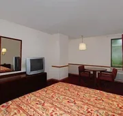 Econo Lodge Morgantown hotel detail image 4