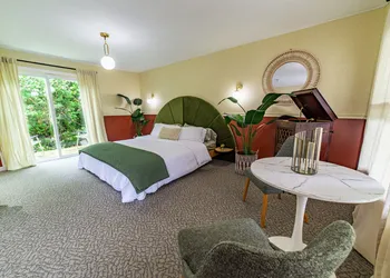 The Springs Motel hotel thumbnail 4