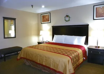 Royalton Inn & Suites hotel thumbnail 2