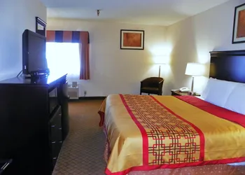 Royalton Inn & Suites hotel thumbnail 6