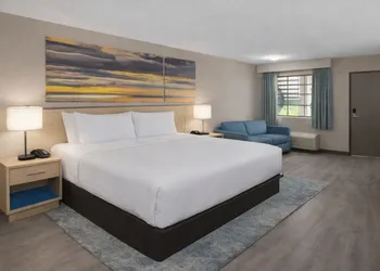 Baymont by Wyndham Panama City Beach hotel thumbnail 3