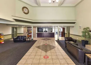 Quality Inn & Suites hotel thumbnail 4
