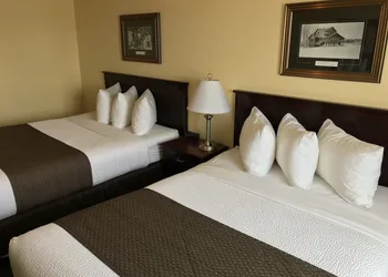 Quality Inn & Suites hotel thumbnail 7