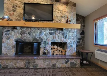 AmericInn by Wyndham Detroit Lakes hotel thumbnail 5