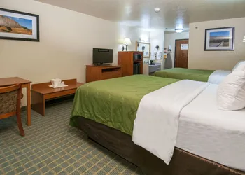Quality Inn Alpine hotel thumbnail 3