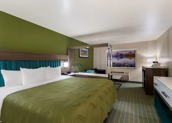 Quality Inn Alpine hotel thumbnail 5