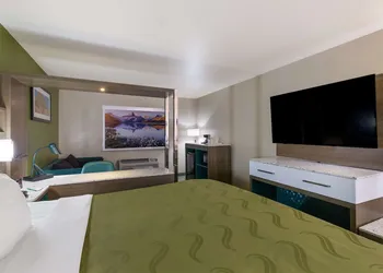 Quality Inn Alpine hotel thumbnail 7