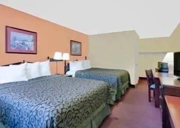 Days Inn by Wyndham Waynesboro hotel thumbnail 5