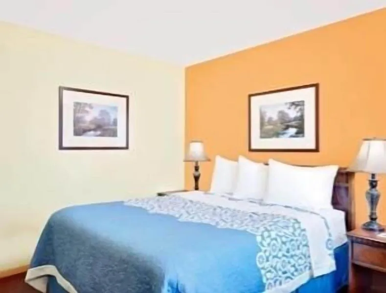Days Inn by Wyndham Waynesboro hotel detail image 6