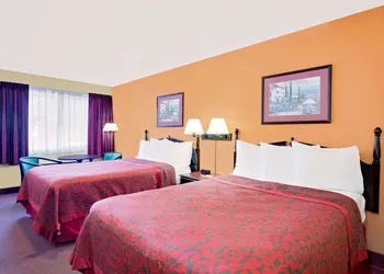 Days Inn by Wyndham Waynesboro hotel thumbnail 7