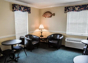 Econo Lodge Crystal Coast hotel thumbnail 5