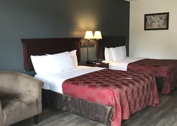 Econo Lodge Crystal Coast hotel thumbnail 6