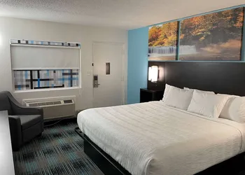 Days Inn by Wyndham Calhoun GA I-75 and US-41 hotel thumbnail 8