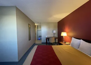 Travelodge by Wyndham Fort St John hotel thumbnail 5