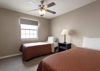 Eagle's Den Suites Carrizo Springs a Travelodge by Wyndham hotel thumbnail 3