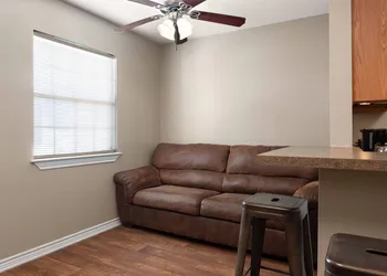 Eagle's Den Suites Carrizo Springs a Travelodge by Wyndham hotel thumbnail 7
