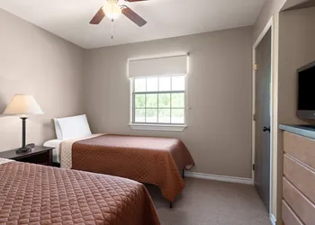 Eagle's Den Suites Carrizo Springs a Travelodge by Wyndham hotel thumbnail 8