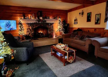 Covered Bridge Riverview Lodge hotel thumbnail 2