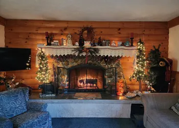 Covered Bridge Riverview Lodge hotel thumbnail 3