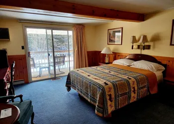 Covered Bridge Riverview Lodge hotel thumbnail 6