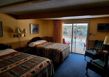 Covered Bridge Riverview Lodge hotel thumbnail 7