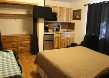 Country Inn hotel thumbnail 7