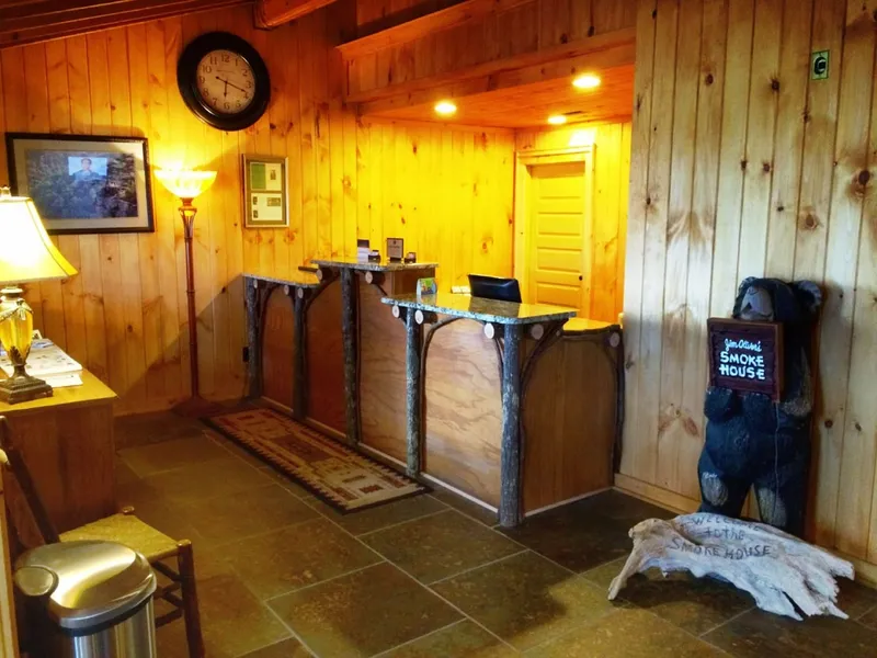 The Smokehouse Lodge and Cabins hotel detail image 2