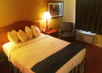 The Smokehouse Lodge and Cabins hotel thumbnail 5