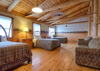 The Smokehouse Lodge and Cabins hotel thumbnail 6