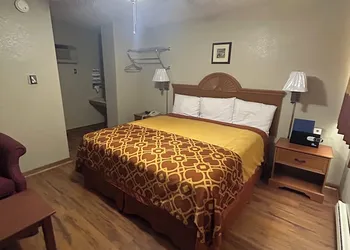 Royal Rest Motel hotel thumbnail 4
