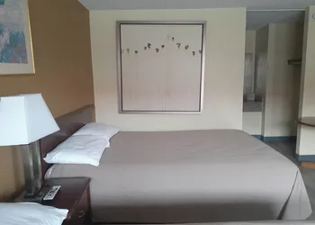Holiday Lodge Virginia hotel thumbnail 8