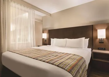 Country Inn & Suites by Radisson, Fergus Falls, MN hotel thumbnail 7