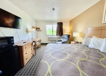 Econo Lodge Quincy hotel thumbnail 5