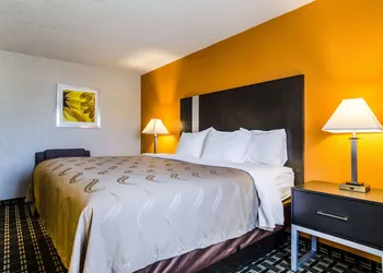 Quality Inn Great Bend hotel thumbnail 8