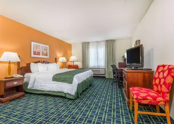 Baymont by Wyndham Greensburg hotel thumbnail 6