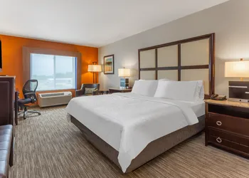 Holiday Inn Express Hotel & Suites Albert Lea - I-35 by IHG hotel thumbnail 8