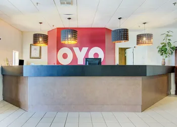OYO Hotel Dundee By Crystal Lake hotel thumbnail 5