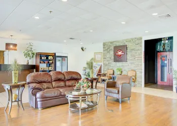 OYO Hotel Dundee By Crystal Lake hotel thumbnail 7