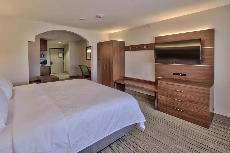 Holiday Express & Suites Portales by IHG hotel detail image 6