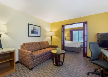 Best Western Plus Park Place Inn & Suites hotel thumbnail 4