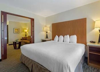 Best Western Plus Park Place Inn & Suites hotel thumbnail 5