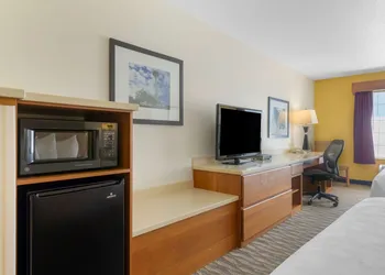 Best Western Plus Park Place Inn & Suites hotel thumbnail 6
