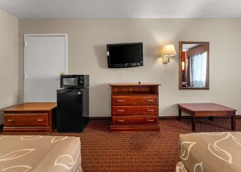 Americas Best Value Inn Montezuma hotel thumbnail 6