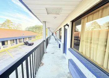 OYO Hotel Williamston hotel thumbnail 2