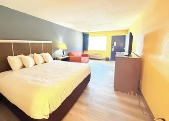 OYO Hotel Williamston hotel thumbnail 6