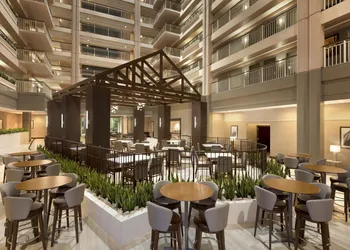 Embassy Suites by Hilton Chicago Lombard Oak Brook hotel thumbnail 3