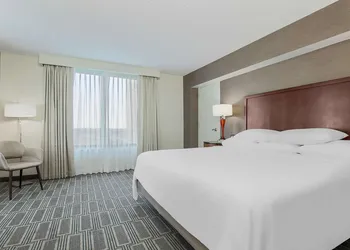 Embassy Suites by Hilton Chicago Lombard Oak Brook hotel thumbnail 6